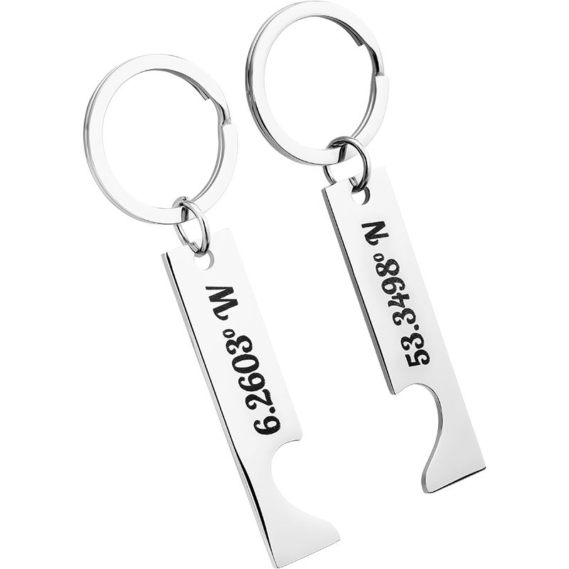 Porta-chaves em Forma de Coração Personalizado com Coordenadas Gravadas